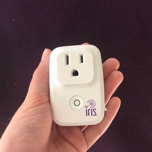 Iris smart home outlet